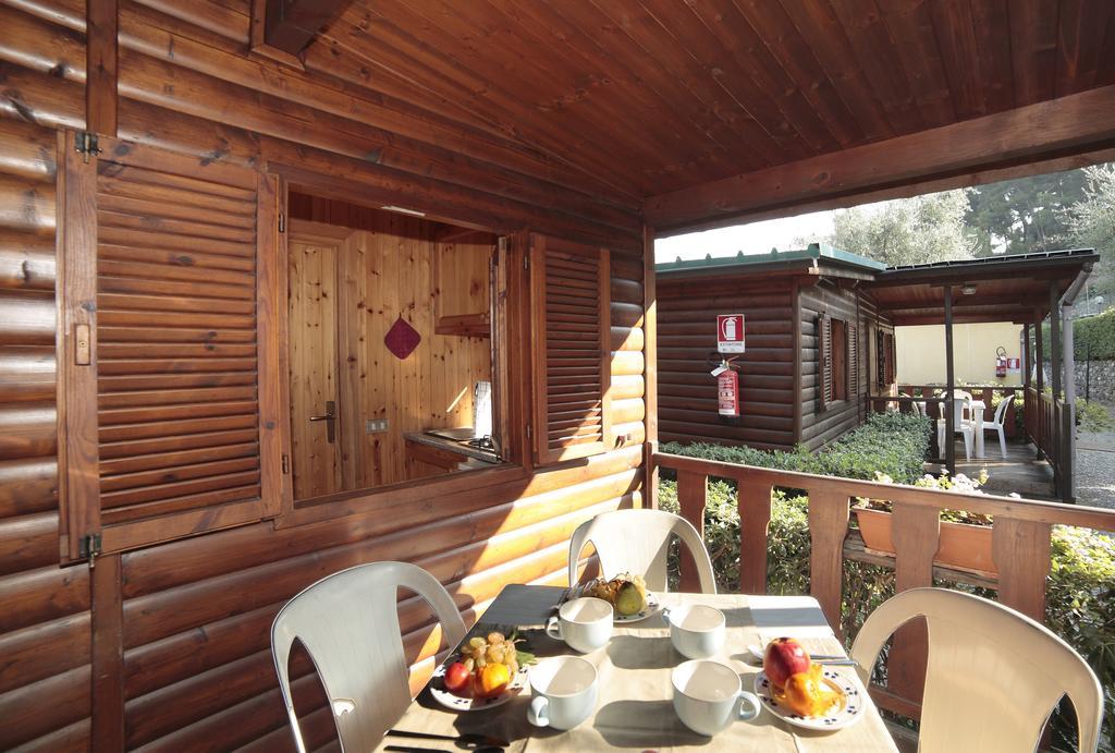 Il Frantoio Camping San Bartolomeo Al Mare Oda fotoğraf