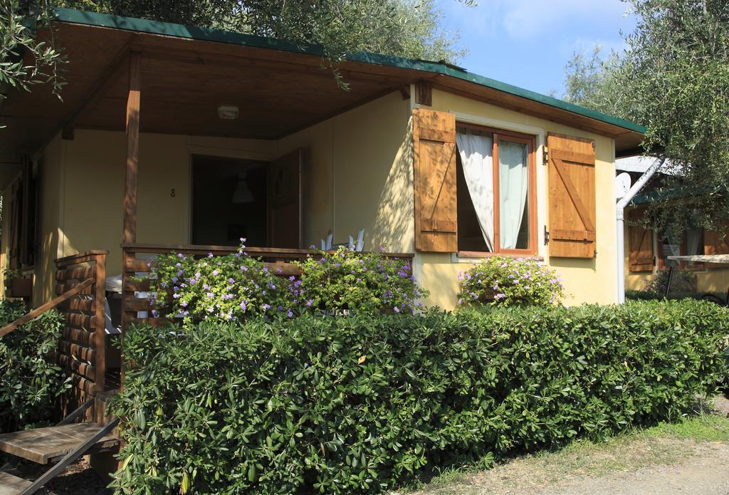 Il Frantoio Camping San Bartolomeo Al Mare Oda fotoğraf